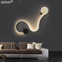 Load image into Gallery viewer, Snake LED Wall Light
